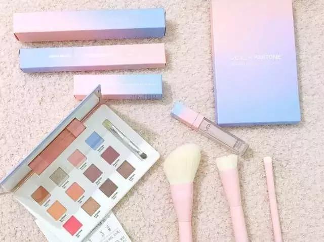 热门女生必入的一款三色口红,gopas三色渐变唇膏