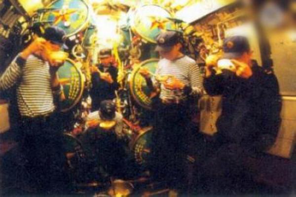 为了祖国艰苦奋斗,中国潜艇军人的真实生活