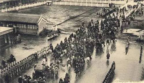 缠足、厚葬、看风水，百年前有位诗人这么看