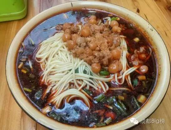 这个挨着成都建设巷的新新社区，看起来好像很好吃。