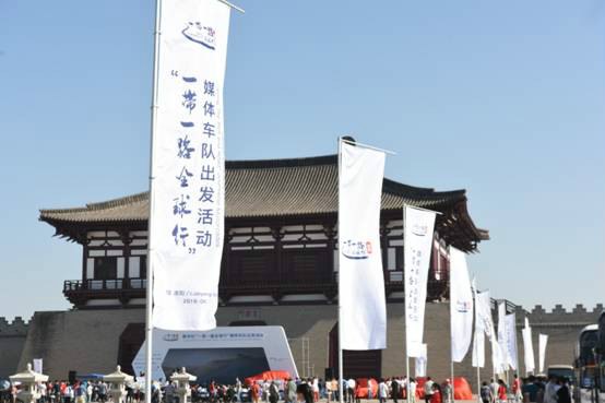 超多美图慎入！开神车，走丝路，这些不可思议的美景就在中国！