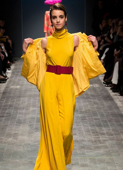 不要再说中国队服丑了明明时尚圈的西红柿炒蛋很美