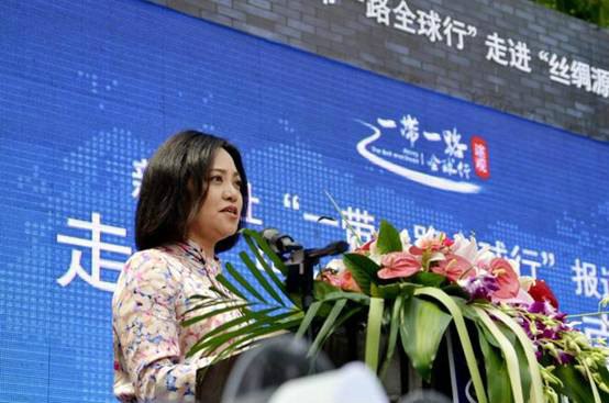 超多美图慎入！开神车，走丝路，这些不可思议的美景就在中国！