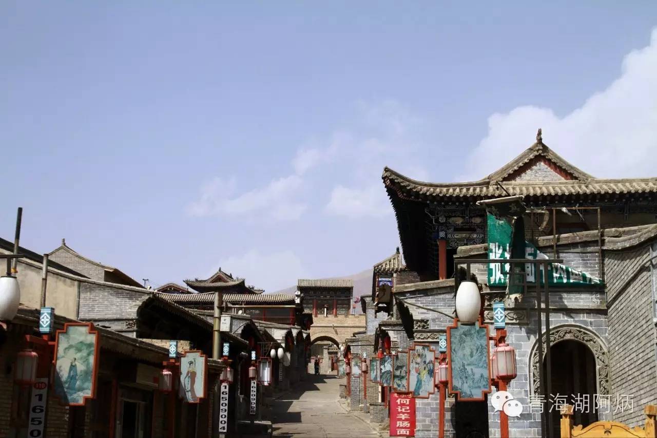 青海湖和沙坡头哪个更值得去,12月青海湖值得去吗