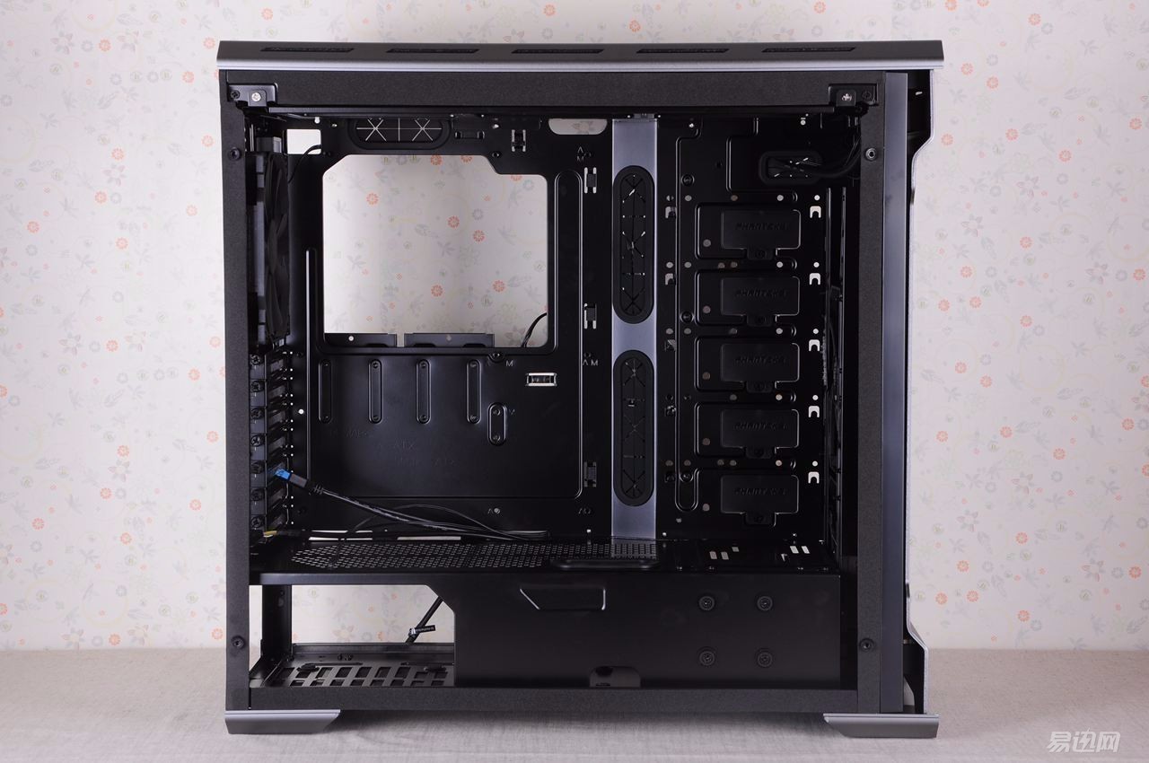 据说这板子和机箱搭配能释放洪荒之力