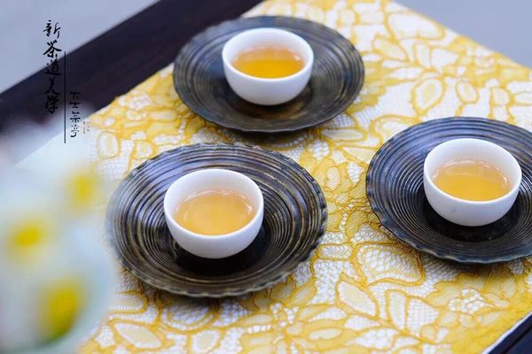 南京只有这里可以免费喝到百年老铁壶为您泡的茶！