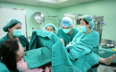 了解分娩的3个过程，新手妈妈们不再对生孩子感到恐慌无措