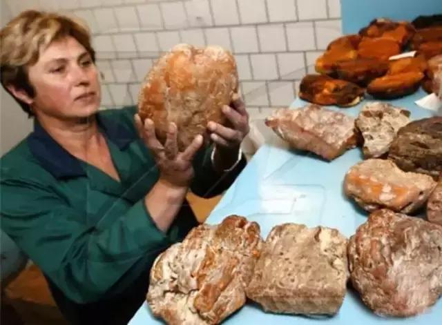 最大的琥珀蜜蜡原石,世界最贵蜜蜡原石