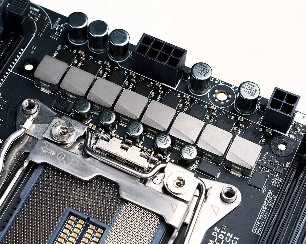 r5e主板评测,r5e主板几个版本