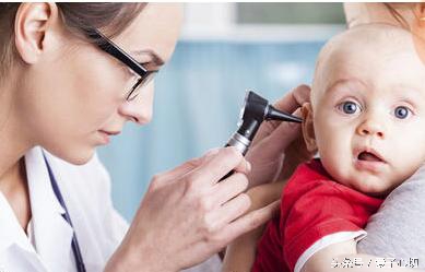 怎么用棉签给孩子掏耳朵,小朋友可以用棉签掏耳朵吗