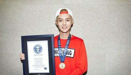 粉丝送华晨宇生日礼物排第几,粉丝送华晨宇豪车视频