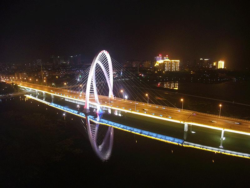 小米无人机有多厉害视频,小米年轻人的第一台轰炸机