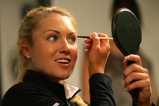 体育标识寓意,体育妆面