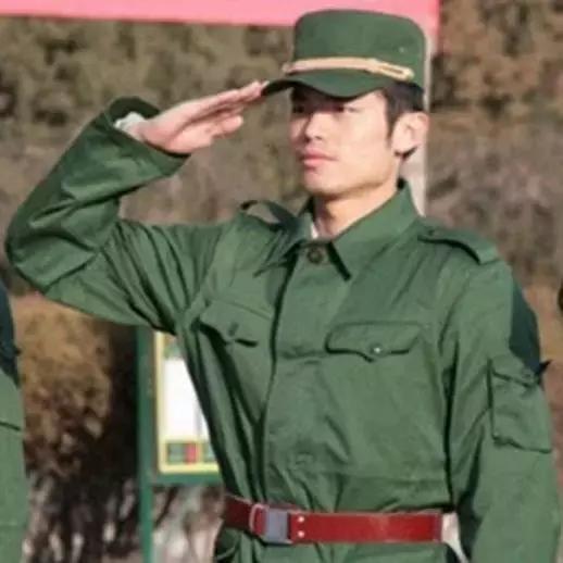 林丹八一步法训练,林丹刚出道时期八一队