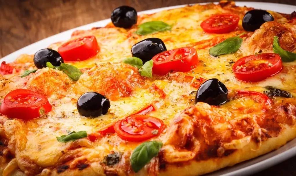 红酒和什么零食是绝配,红酒可以配的零食是什么零食