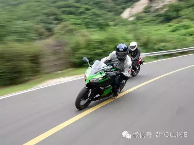 2017款ninja250和18款,ninja250排气四缸对比r6