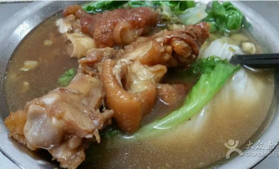 南宁第一家脆皮猪脚,南宁米马河木桶猪脚