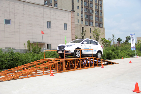 华泰圣达菲上路测试,华泰圣达菲性价比