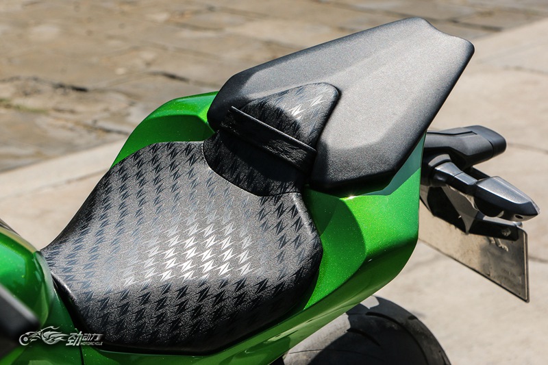 试车：满满的戾气？未必是件坏事——川崎Z1000