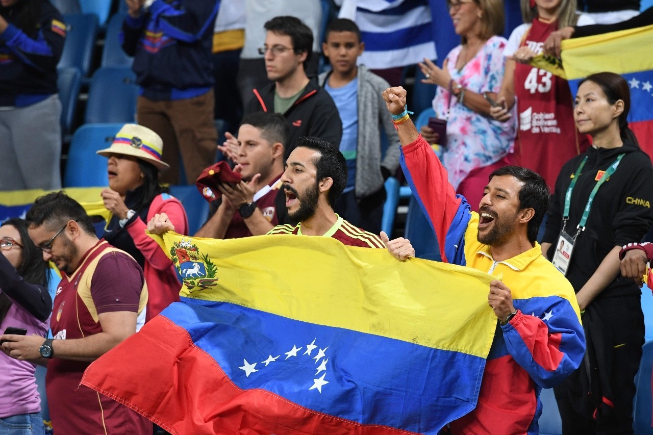 男篮失利网友总结,中国男篮现状赵岩昊