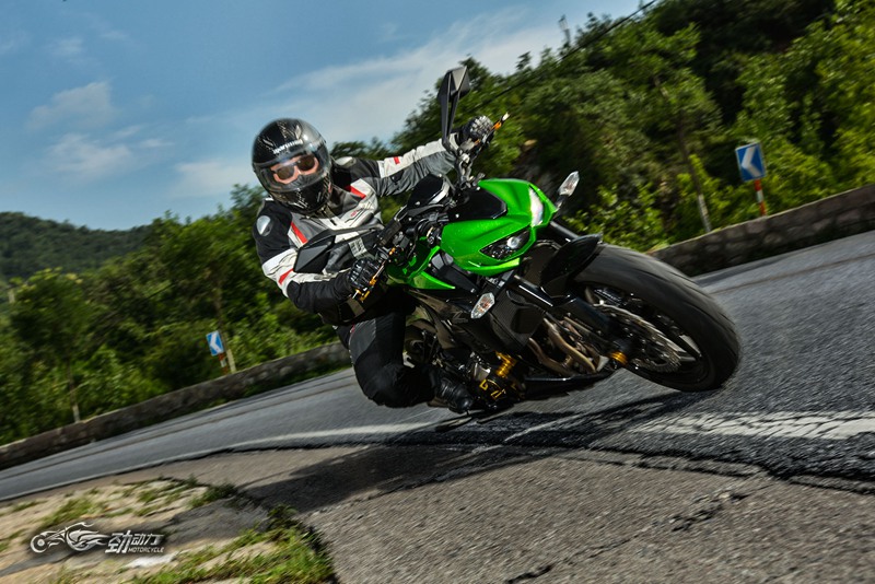 试车：满满的戾气？未必是件坏事——川崎Z1000