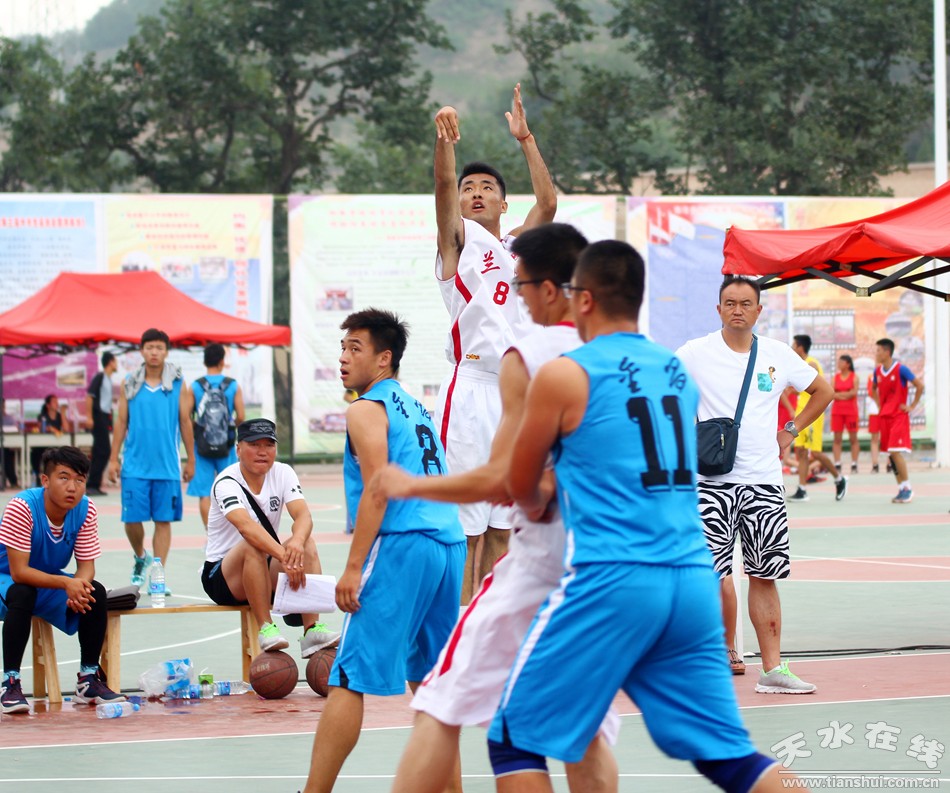 甘肃省第三届中学生运动会8月9日比赛掠影,组图