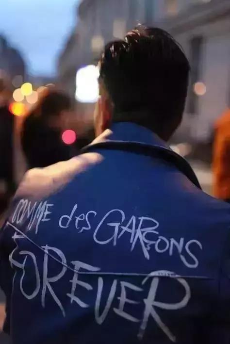 汪峰为啥爱穿皮裤,汪峰为什么钟爱皮裤