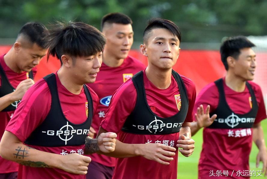 12强国足1-1澳大利亚,世预赛12强赛国足对阿曼