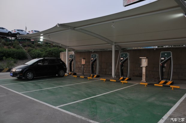 跑了13万公里的比亚迪e6值得买吗,比亚迪电车第一批车主用车情况