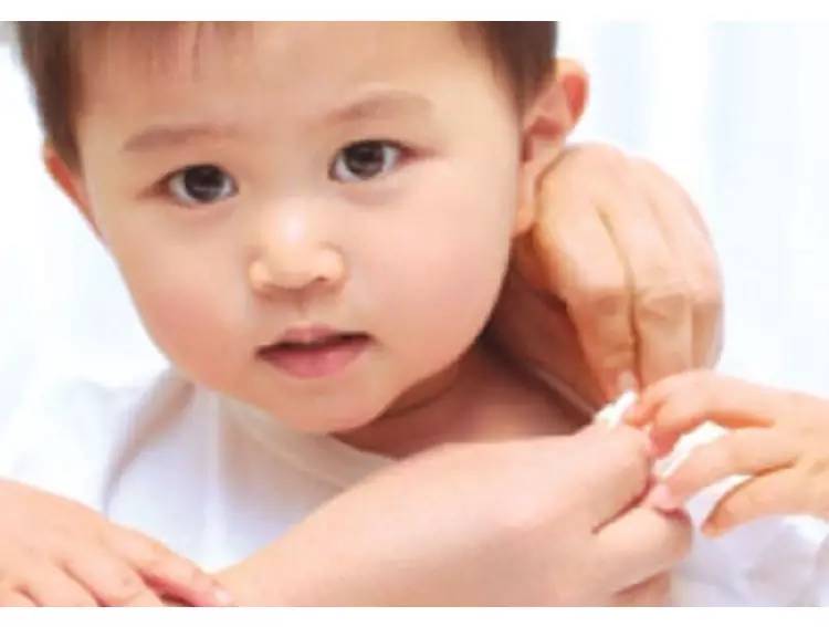 一周半宝宝被烫伤怎么办,宝宝被烫伤正确的处理方法