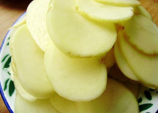 还在为晒黑发愁教你一招轻松搞定,晒黑的正确方法和注意事项