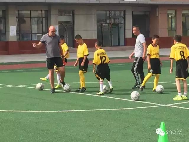 洋教练助力青训,上海3-6岁足球培训