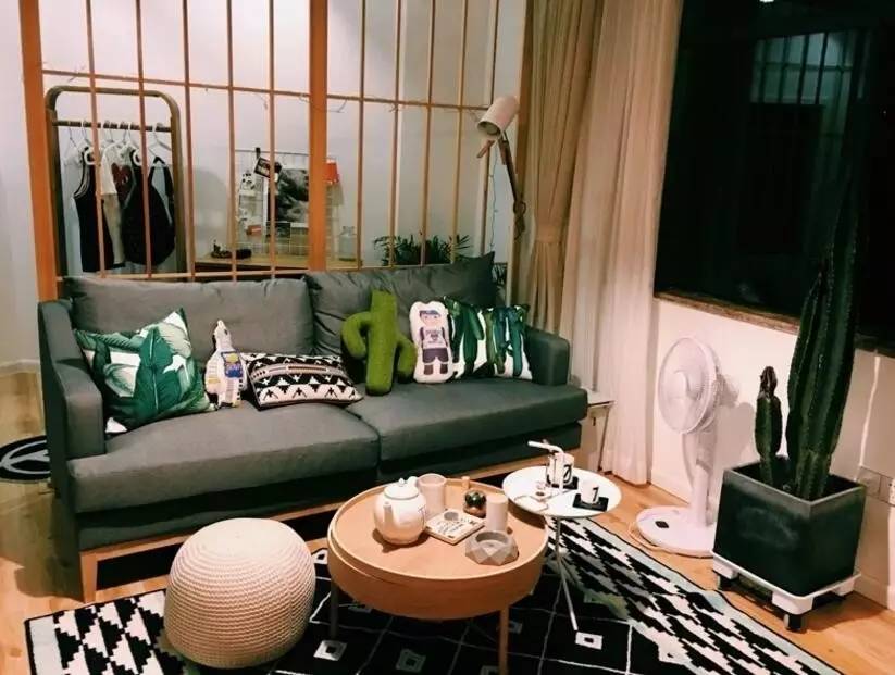 花小钱办大事为客厅“整容”的11件物品