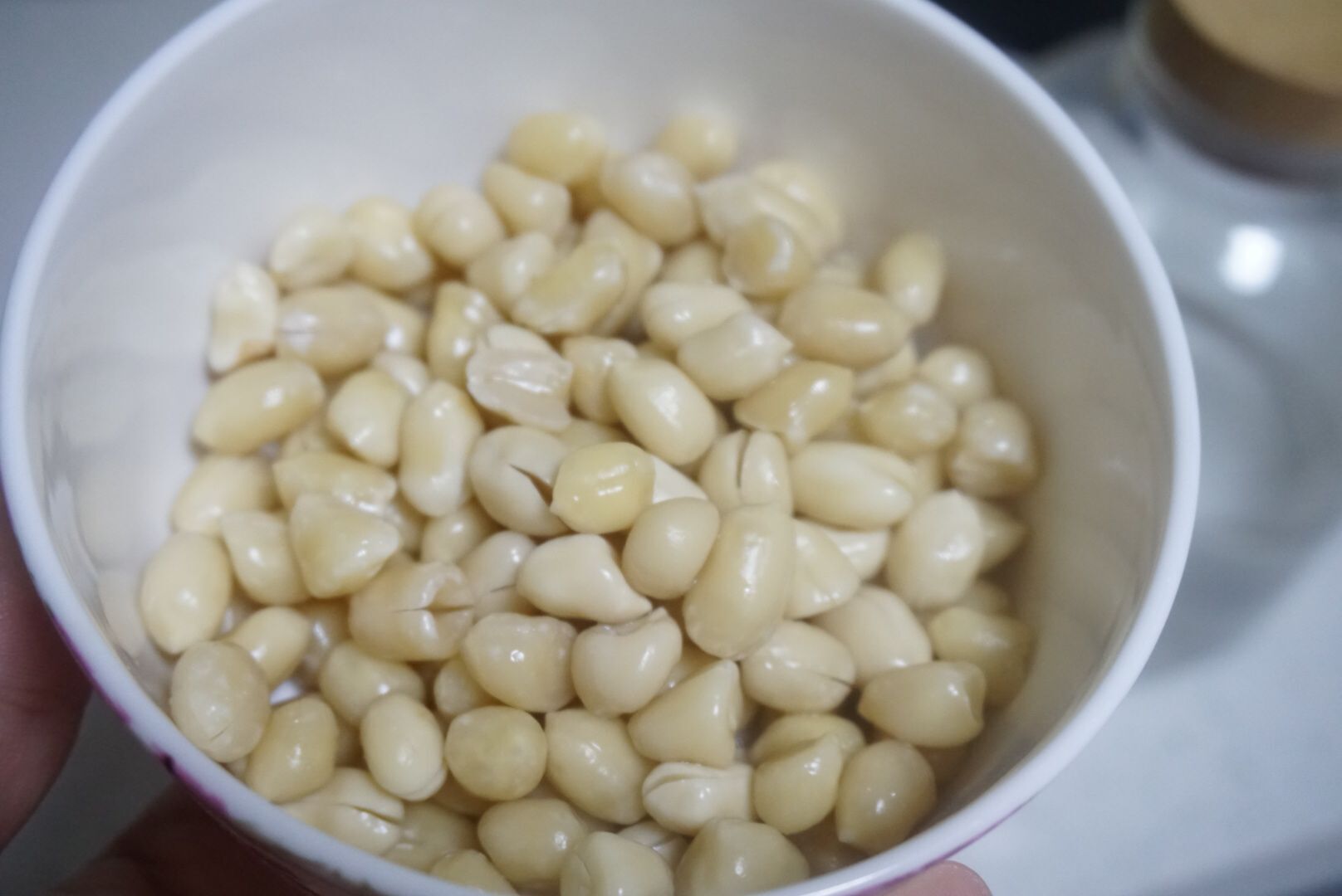 你在苍蝇馆子喝到的醇香又爽滑的花生露，咱在家用两元就能做一锅