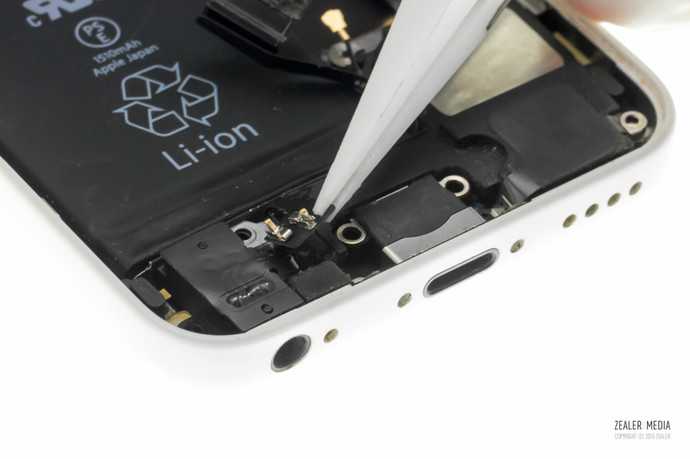 拆iphone5c教程,苹果5c换后壳