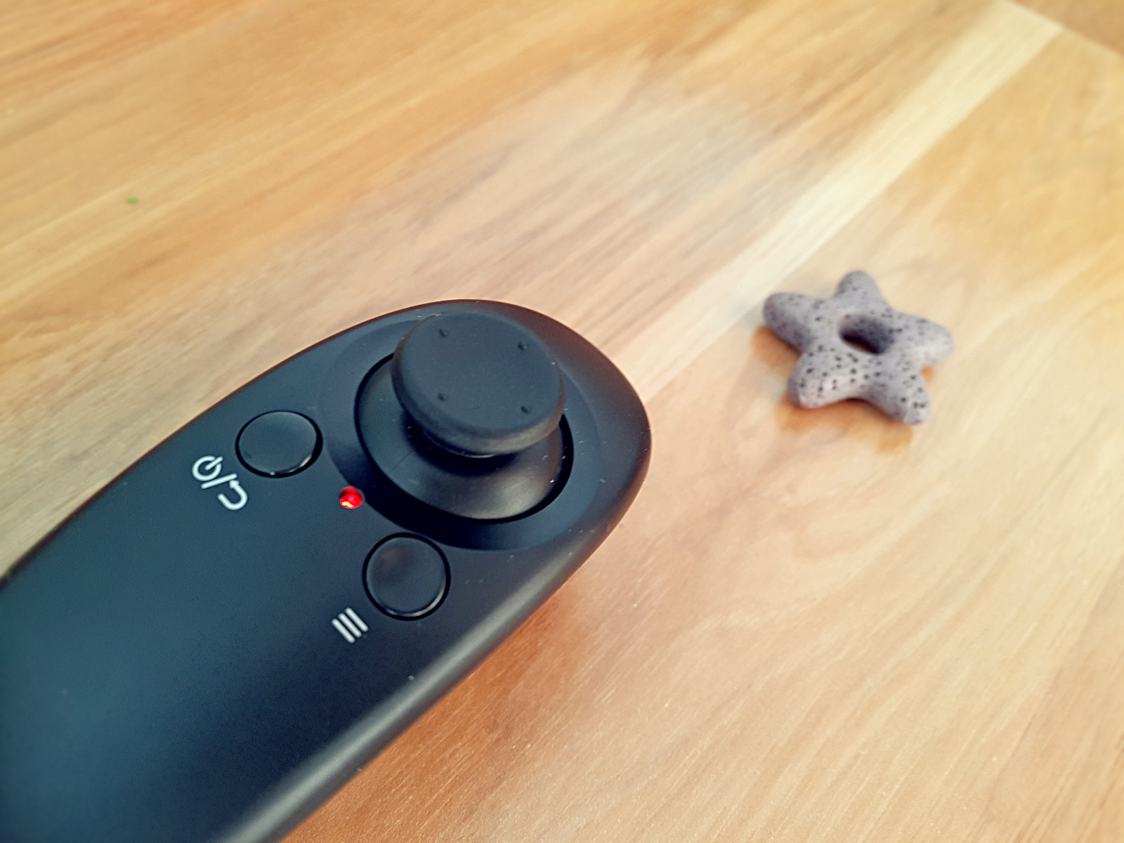 vr眼镜看小视频可以身临其境嘛,普通vr眼镜看手机上的视频效果