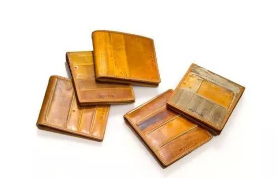 coach一款圆柱形的包,大logo的coach包