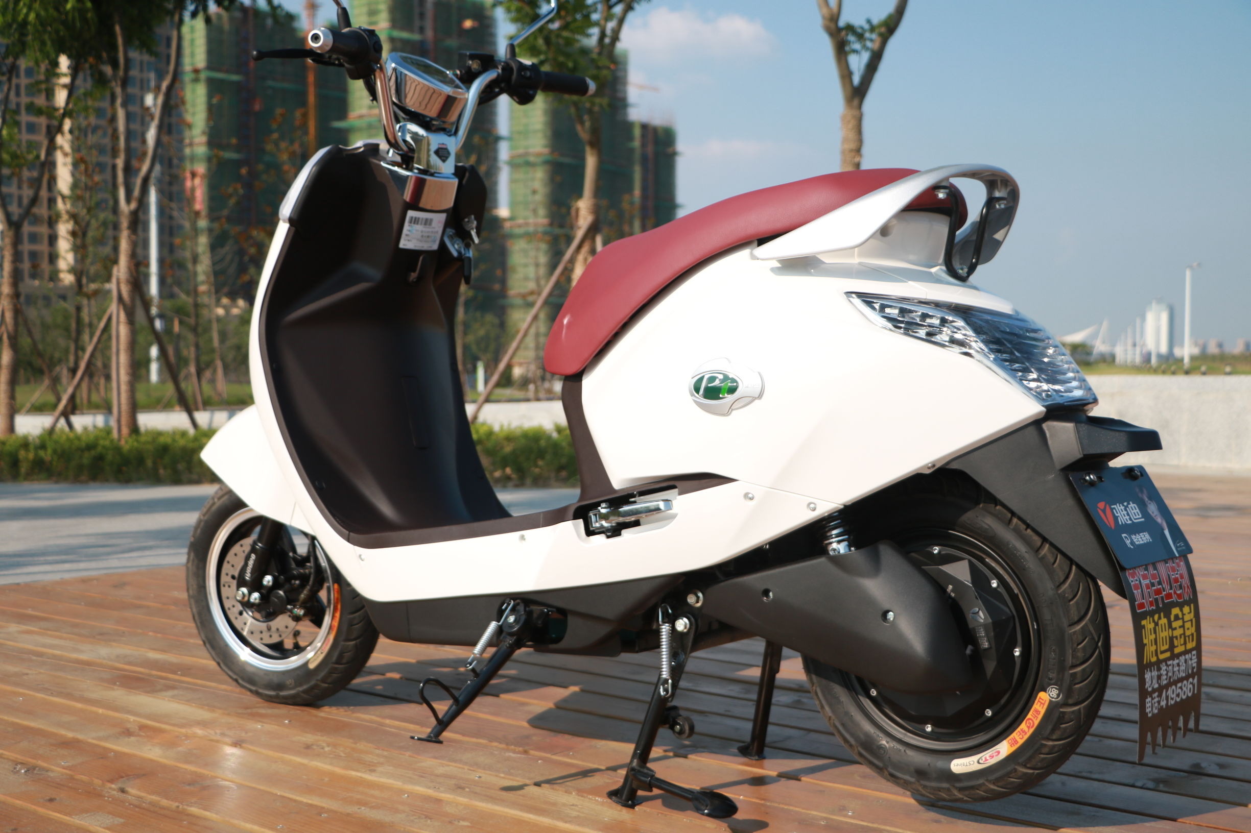 雅迪和小牛哪个更智能,雅迪比小牛更稳定