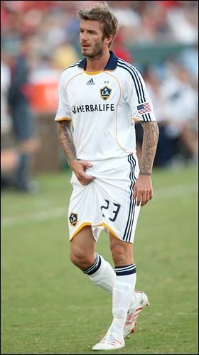 捂裆派龙抓手,足坛“抓鸟”合集