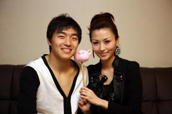 国足老婆哪一个不是大美女，从今天起培养孩子踢球吧