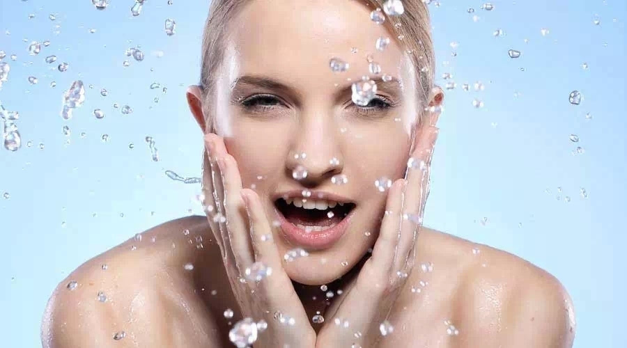 天气热长的小痘痘怎么消除,天气炎热起脓包痘痘