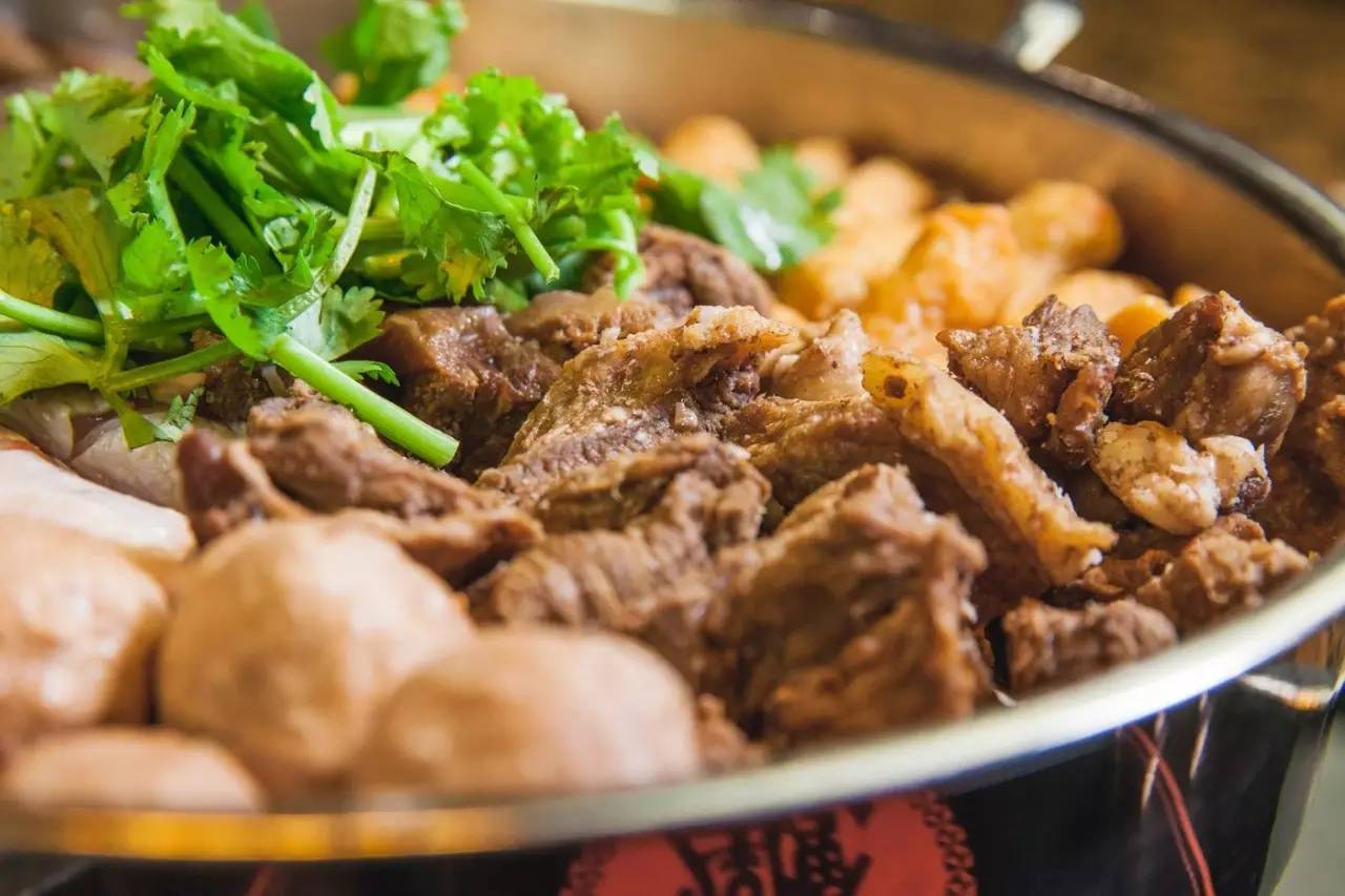 银川黄记煌三汁焖锅是清真的吗,银川焖锅黄记煌