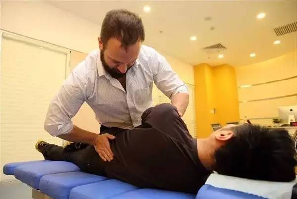 脊柱骨折后不治疗会怎样,脊柱骨折术后怎么康复走路