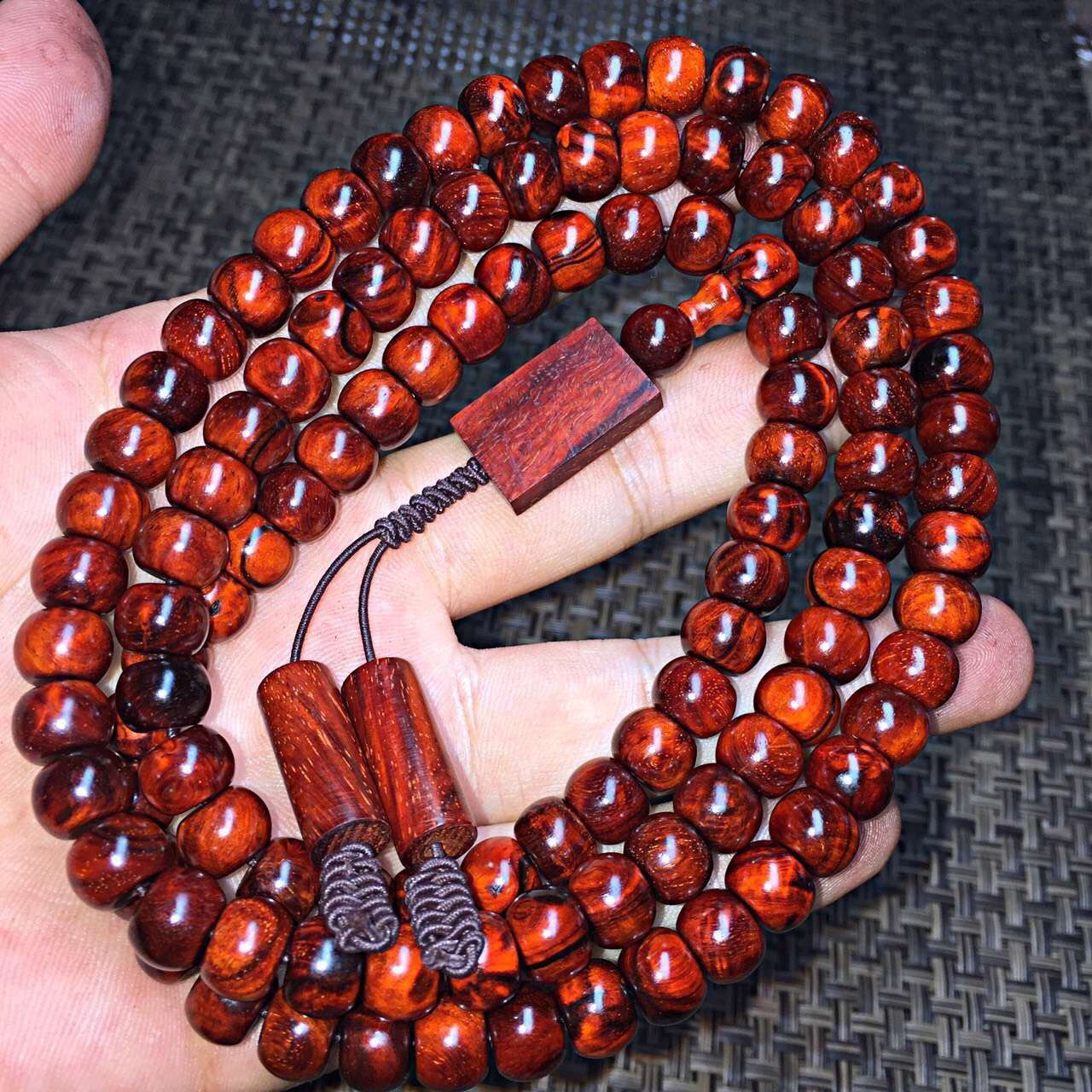 爱它，记得“戴套”对爱人要负责任，对文玩也是如此