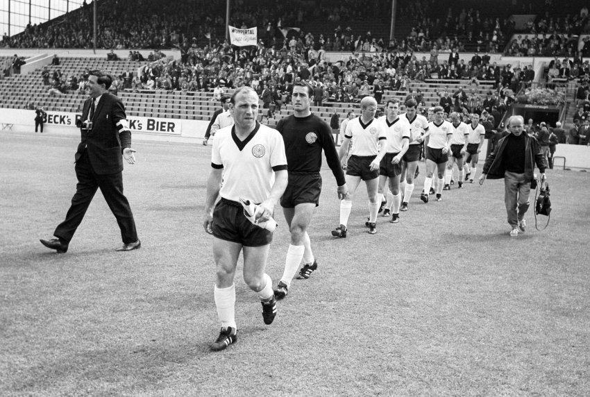 卡恩和诺伊尔谁是德国最佳门将,卡恩门将厉害吗