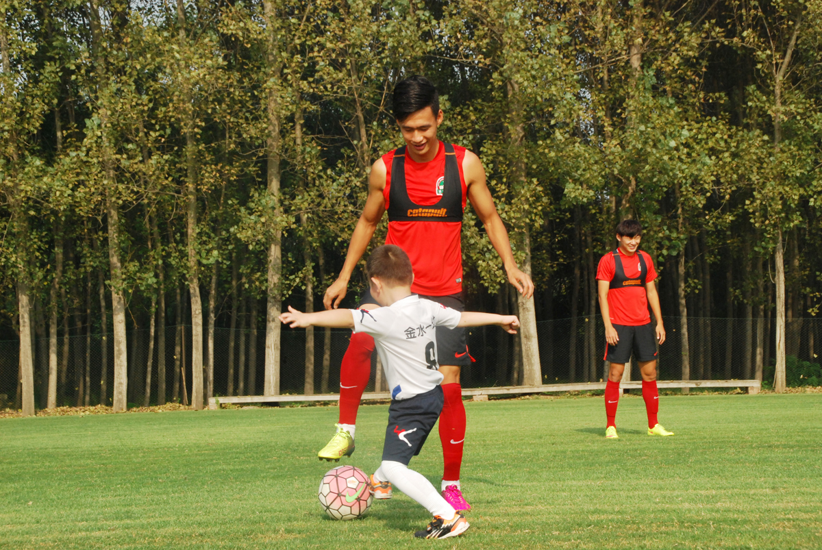 足球河南建业vs长春,足球河南建业