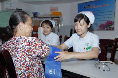 摄影大赛无影灯下的娘子军，无论白天、黑夜，她们与这里结下不解之缘！（作品展示102期）