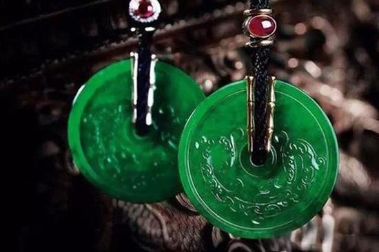 马云700万买翡翠不算啥中外顶级翡翠都上亿