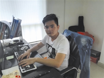 创客创业忙看温大“肖奈”研发掌上3D创业项目