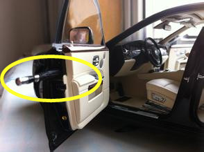 劳斯莱斯自带的那把伞值多少钱,劳斯莱斯幻影10万的雨伞